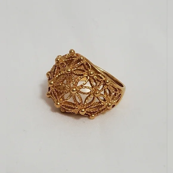Avon Gold Tone Spun Blossoms Ring - Picture 2 of 7